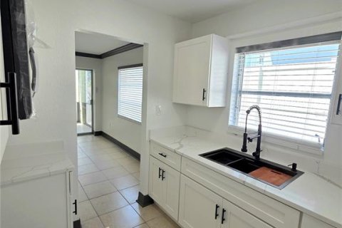 Copropriété à vendre à Bradenton, Floride: 2 chambres, 79.62 m2 № 2230762 - photo 17