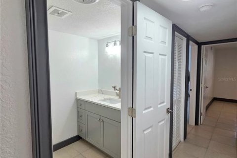 Copropriété à vendre à Bradenton, Floride: 2 chambres, 79.62 m2 № 2230762 - photo 22