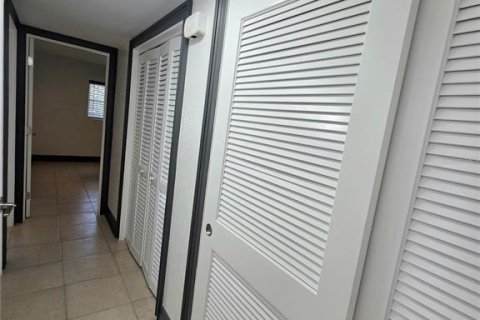 Copropriété à vendre à Bradenton, Floride: 2 chambres, 79.62 m2 № 2230762 - photo 21