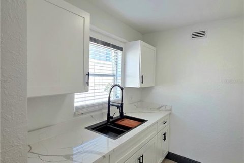 Copropriété à vendre à Bradenton, Floride: 2 chambres, 79.62 m2 № 2230762 - photo 18