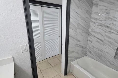 Copropriété à vendre à Bradenton, Floride: 2 chambres, 79.62 m2 № 2230762 - photo 24