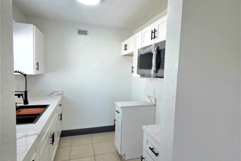 Copropriété à vendre à Bradenton, Floride: 2 chambres, 79.62 m2 № 2230762 - photo 19