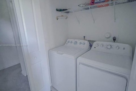 Touwnhouse à vendre à Lauderhill, Floride: 3 chambres, 151.99 m2 № 1800737 - photo 10