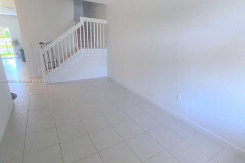 Touwnhouse à vendre à Lauderhill, Floride: 3 chambres, 151.99 m2 № 1800737 - photo 2