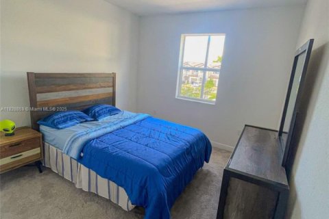 Touwnhouse à vendre à Lauderhill, Floride: 3 chambres, 151.99 m2 № 1800737 - photo 7
