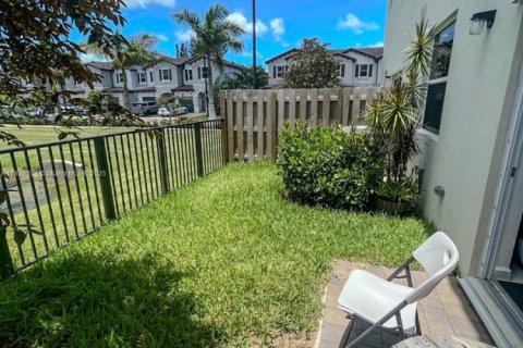 Touwnhouse à vendre à Lauderhill, Floride: 3 chambres, 151.99 m2 № 1800737 - photo 14