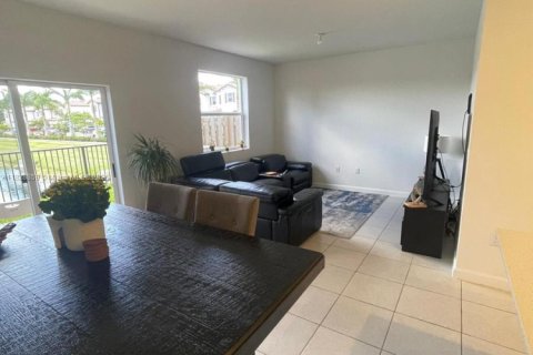 Touwnhouse à vendre à Lauderhill, Floride: 3 chambres, 151.99 m2 № 1800737 - photo 5