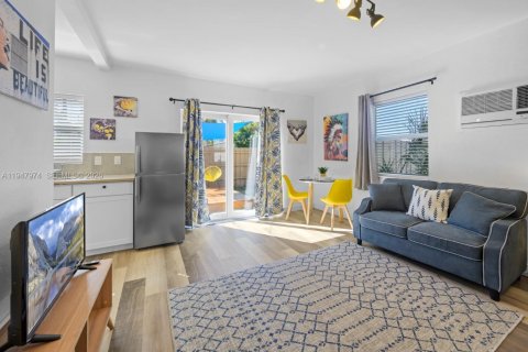 Immobilier commercial à vendre à Fort Lauderdale, Floride: 136.94 m2 № 2004049 - photo 27