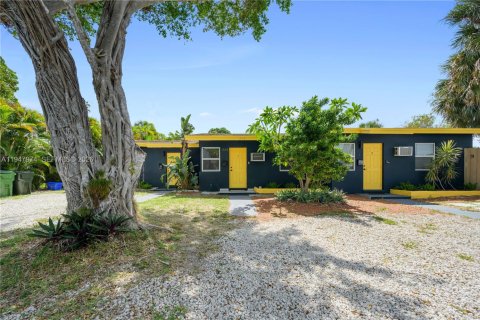 Commercial property in Fort Lauderdale, Florida 136.94 sq.m. № 2004049