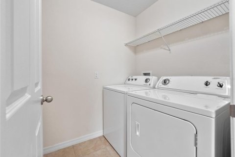 Townhouse in Sanford, Florida 3 bedrooms, 159.14 sq.m. № 1666340 - photo 24