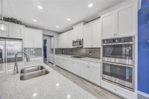 House in Wesley Chapel, Florida 5 bedrooms, 349.41 sq.m. № 2098082 - photo 25