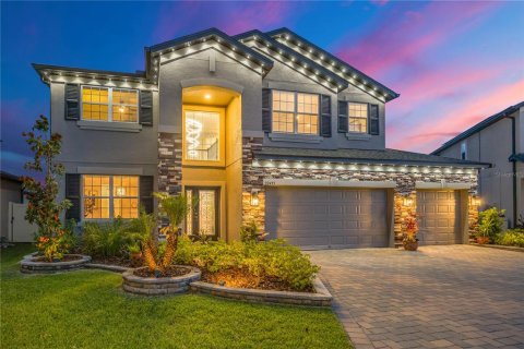 House in Wesley Chapel, Florida 5 bedrooms, 349.41 sq.m. № 2098082 - photo 2