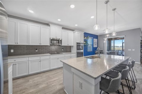 House in Wesley Chapel, Florida 5 bedrooms, 349.41 sq.m. № 2098082 - photo 22
