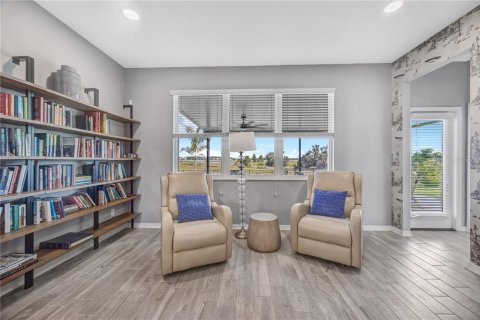 House in Wesley Chapel, Florida 5 bedrooms, 349.41 sq.m. № 2098082 - photo 15