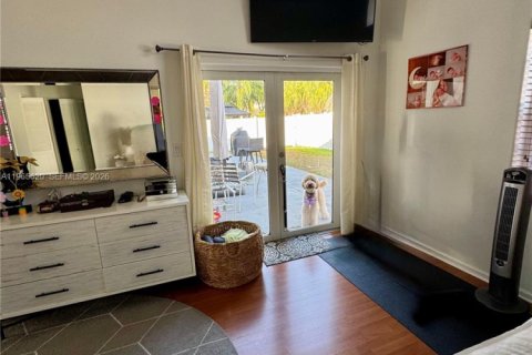 Купить виллу или дом в Пемброк-Пайнс, Флорида 4 спальни, 234.76м2, № 2032607 - фото 19