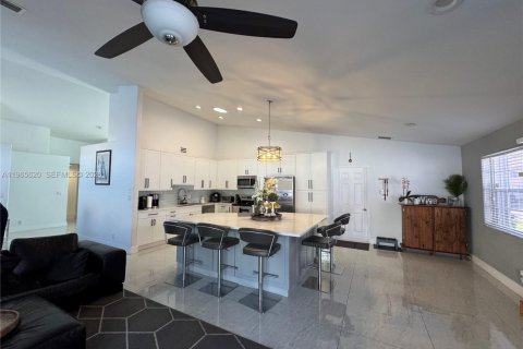 Купить виллу или дом в Пемброк-Пайнс, Флорида 4 спальни, 234.76м2, № 2032607 - фото 13