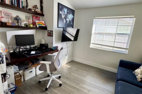 Купить виллу или дом в Пемброк-Пайнс, Флорида 4 спальни, 234.76м2, № 2032607 - фото 16