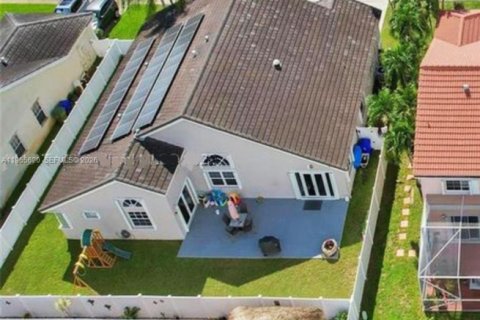 Купить виллу или дом в Пемброк-Пайнс, Флорида 4 спальни, 234.76м2, № 2032607 - фото 30