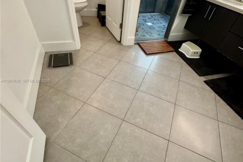 Купить виллу или дом в Пемброк-Пайнс, Флорида 4 спальни, 234.76м2, № 2032607 - фото 22