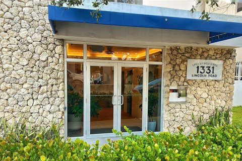Condominio en venta en Miami Beach, Florida, 2 dormitorios, 76.18 m2 № 2088243 - foto 23