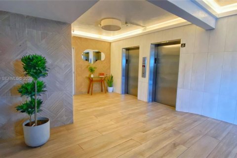Condominio en venta en Miami Beach, Florida, 2 dormitorios, 76.18 m2 № 2088243 - foto 24