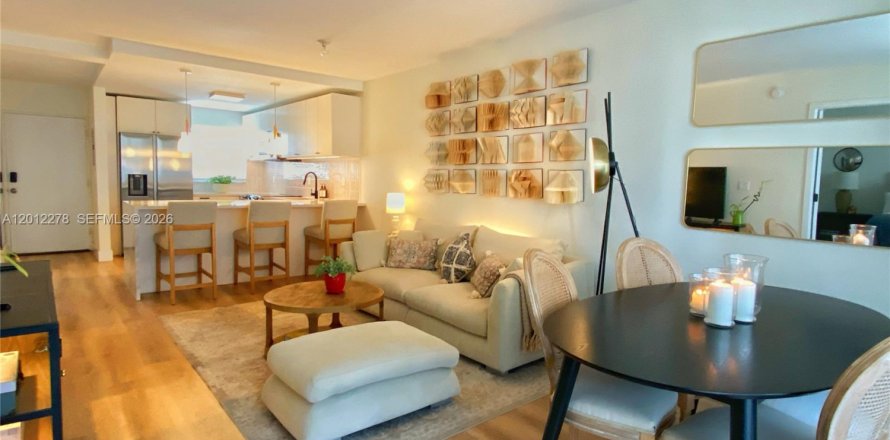 Condominio en Miami Beach, Florida, 2 dormitorios  № 2088243