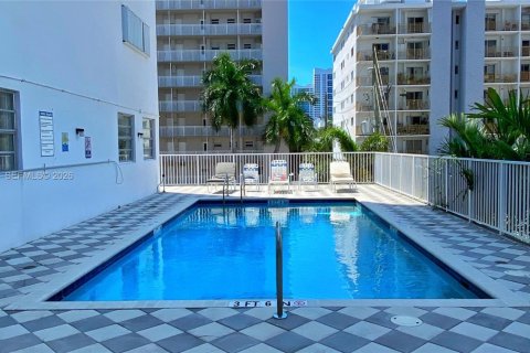 Condominio en venta en Miami Beach, Florida, 2 dormitorios, 76.18 m2 № 2088243 - foto 27