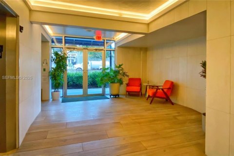 Condominio en venta en Miami Beach, Florida, 2 dormitorios, 76.18 m2 № 2088243 - foto 25