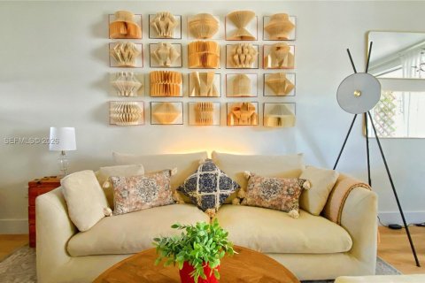 Condominio en venta en Miami Beach, Florida, 2 dormitorios, 76.18 m2 № 2088243 - foto 3