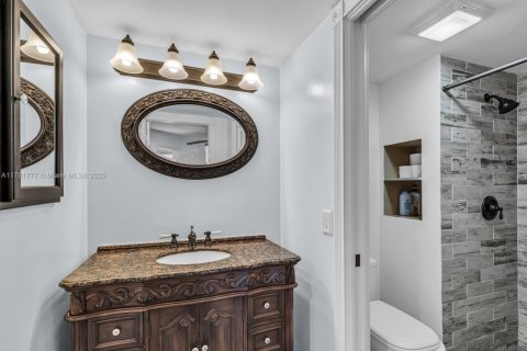 Townhouse in Lake Clarke Shores, Florida 3 bedrooms, 128.76 sq.m. № 1661336 - photo 15