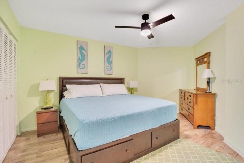 Condo in Daytona Beach, Florida, 1 bedroom  № 1772219 - photo 10