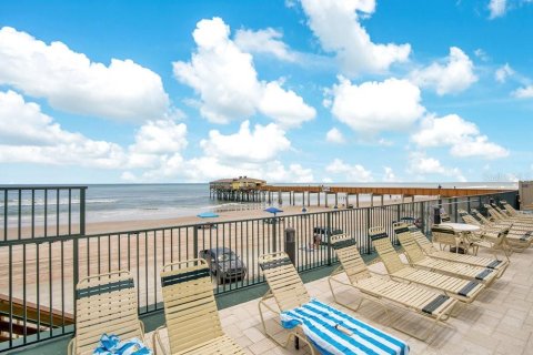 Condo in Daytona Beach, Florida, 1 bedroom  № 1772219 - photo 4