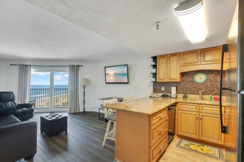 Condo in Daytona Beach, Florida, 1 bedroom  № 1772219 - photo 5