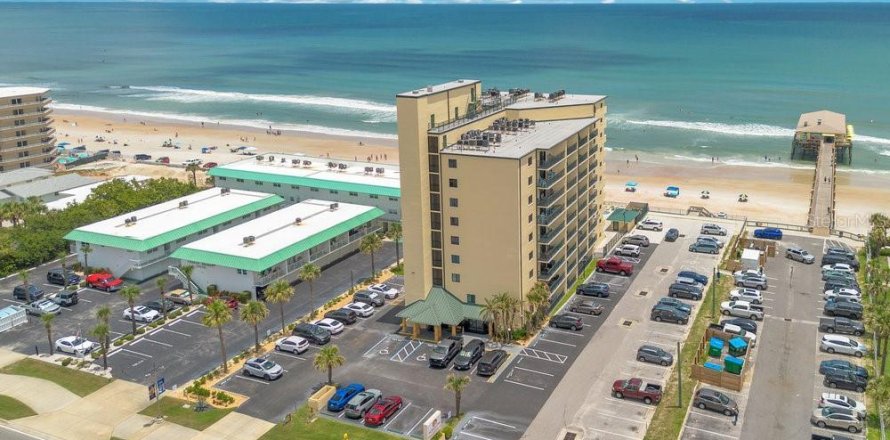 Condo in Daytona Beach, Florida, 1 bedroom  № 1772219