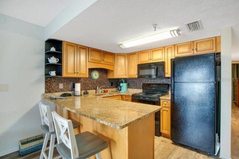 Condo in Daytona Beach, Florida, 1 bedroom  № 1772219 - photo 6