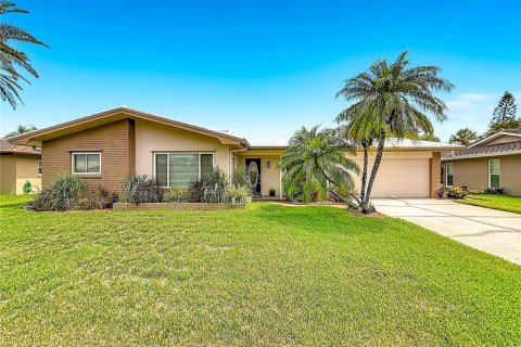 Villa ou maison à vendre à Clearwater, Floride: 3 chambres, 166.76 m2 № 2203533 - photo 2