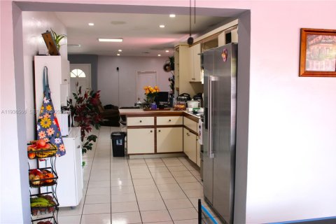 Villa ou maison à vendre à Miami, Floride: 3 chambres, 105.72 m2 № 1994462 - photo 20