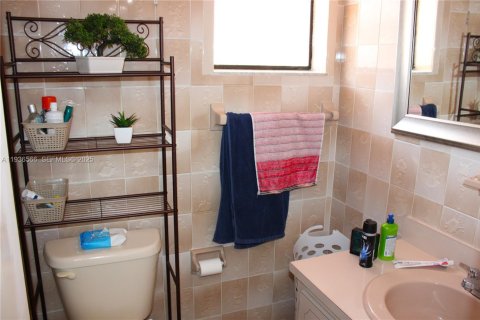 Villa ou maison à vendre à Miami, Floride: 3 chambres, 105.72 m2 № 1994462 - photo 15