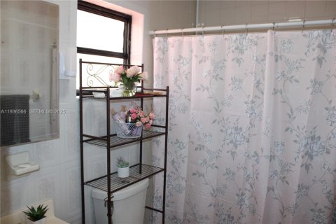 Villa ou maison à vendre à Miami, Floride: 3 chambres, 105.72 m2 № 1994462 - photo 26