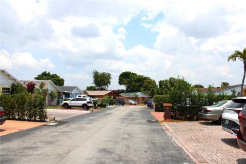 Villa ou maison à vendre à Miami, Floride: 3 chambres, 105.72 m2 № 1994462 - photo 5