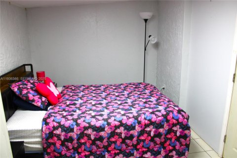 Villa ou maison à vendre à Miami, Floride: 3 chambres, 105.72 m2 № 1994462 - photo 11