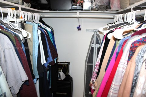 Villa ou maison à vendre à Miami, Floride: 3 chambres, 105.72 m2 № 1994462 - photo 25