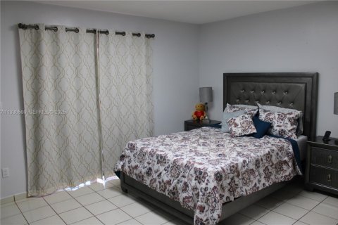 Villa ou maison à vendre à Miami, Floride: 3 chambres, 105.72 m2 № 1994462 - photo 22