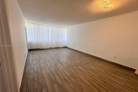Copropriété à louer à Miami, Floride: 1 chambre, 72.37 m2 № 2242786 - photo 7