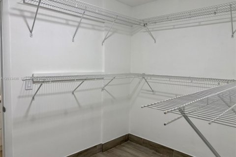Copropriété à louer à Miami, Floride: 1 chambre, 72.37 m2 № 2242786 - photo 19