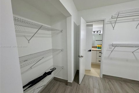 Copropriété à louer à Miami, Floride: 1 chambre, 72.37 m2 № 2242786 - photo 18