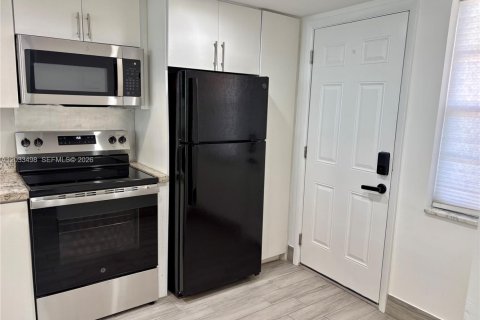 Copropriété à louer à Miami, Floride: 1 chambre, 72.37 m2 № 2242786 - photo 3