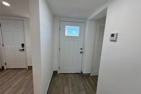 Copropriété à louer à Miami, Floride: 1 chambre, 72.37 m2 № 2242786 - photo 24