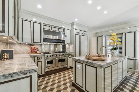 Купить виллу или дом в Тампа, Флорида 10 комнат, 469.16м2, № 1609250 - фото 12