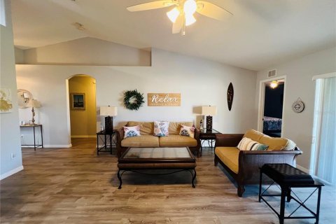 Villa ou maison à vendre à Palm Coast, Floride: 4 chambres, 161.46 m2 № 2142903 - photo 5